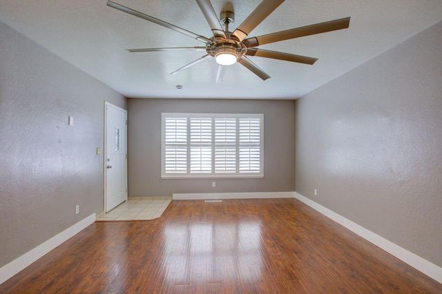 9906 Jennifer Ct, Delhi, CA 95315