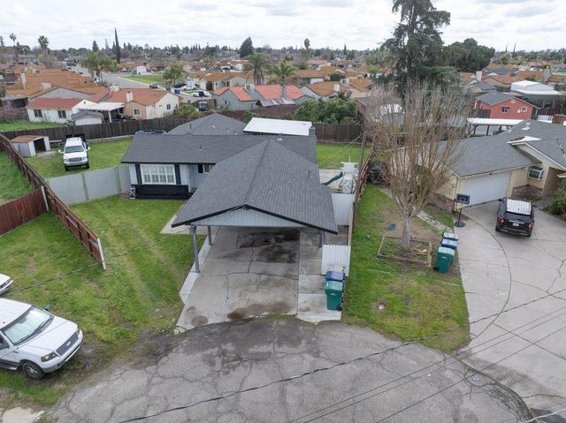 9906 Jennifer Ct, Delhi, CA 95315