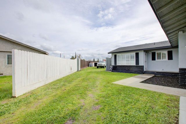 9906 Jennifer Ct, Delhi, CA 95315