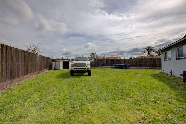 9906 Jennifer Ct, Delhi, CA 95315