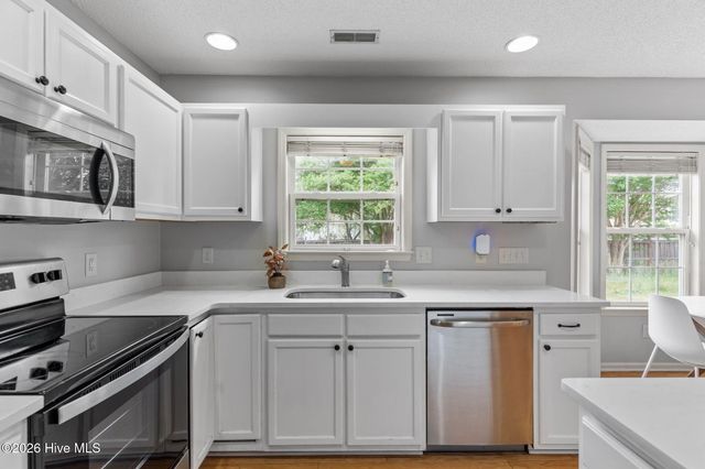 410 Point View Court, Wilmington, NC 28411