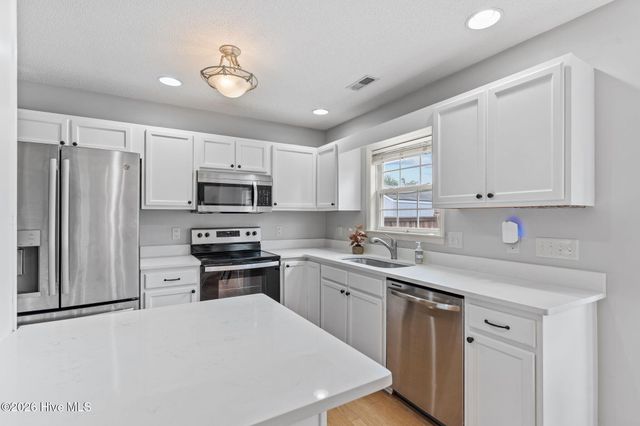 410 Point View Court, Wilmington, NC 28411