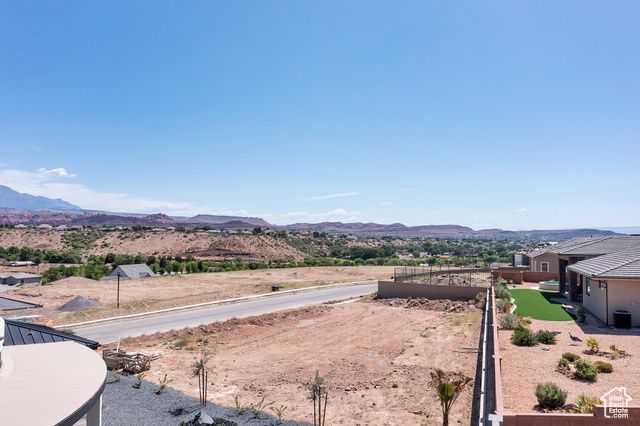 3967 N HILLSIDE WAY, Santa Clara, UT 84765