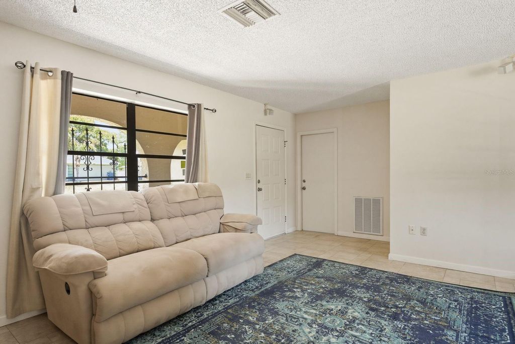 Image 4 of property listing at 10369 DUNKIRK ROAD, Spring Hill, FL 34608