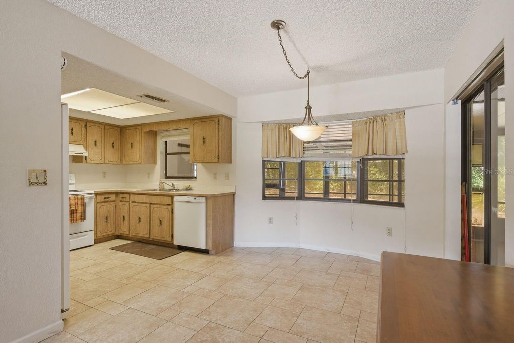 Image 6 of property listing at 10369 DUNKIRK ROAD, Spring Hill, FL 34608