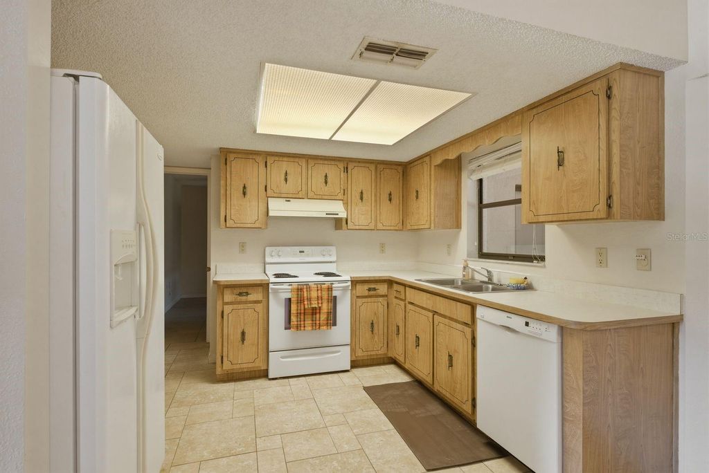 Image 7 of property listing at 10369 DUNKIRK ROAD, Spring Hill, FL 34608