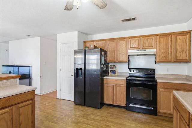 213 Westview Drive, Gun Barrel City, TX 75156