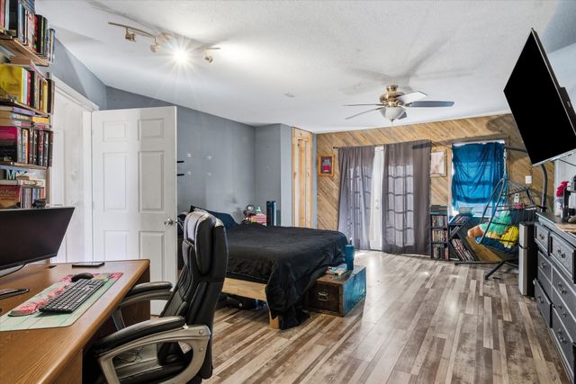 213 Westview Drive, Gun Barrel City, TX 75156