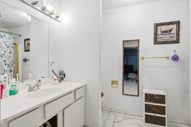 213 Westview Drive, Gun Barrel City, TX 75156