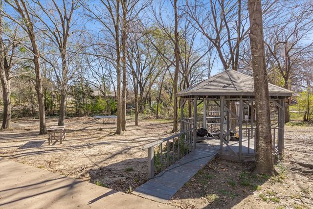 213 Westview Drive, Gun Barrel City, TX 75156