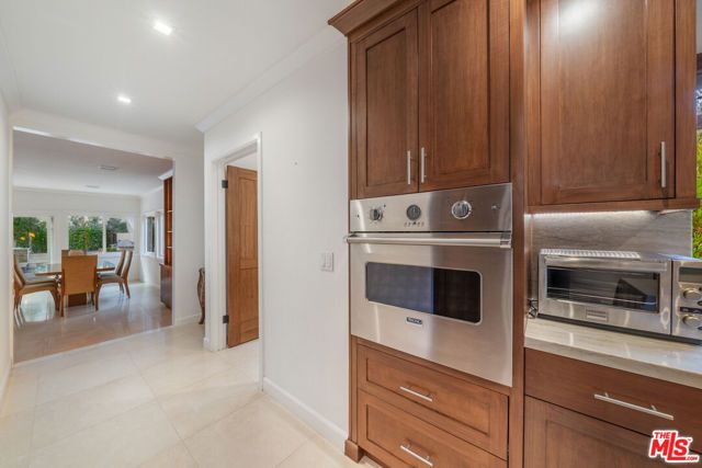 3771 Longview Valley Road, Sherman Oaks, CA 91423