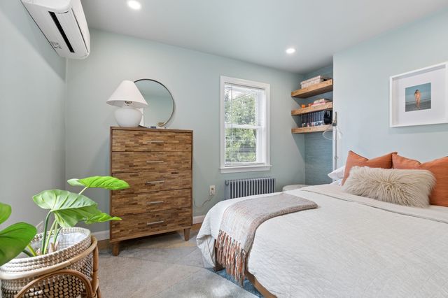 84 West St, Newton, MA 02458