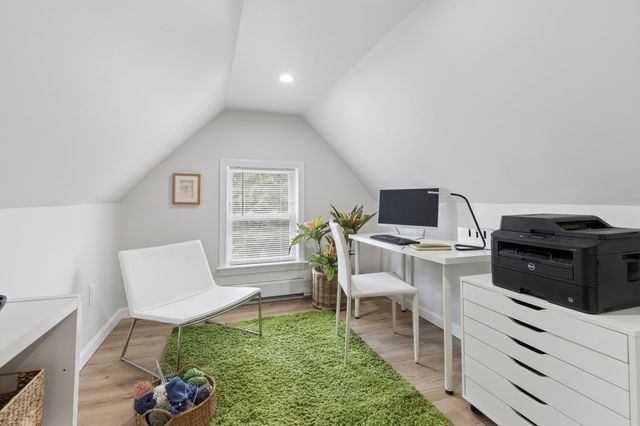84 West St, Newton, MA 02458