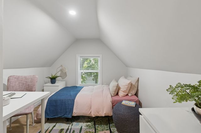 84 West St, Newton, MA 02458