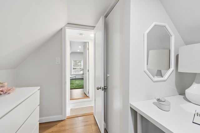 84 West St, Newton, MA 02458