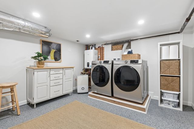 84 West St, Newton, MA 02458