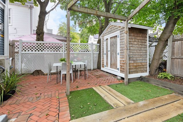 84 West St, Newton, MA 02458