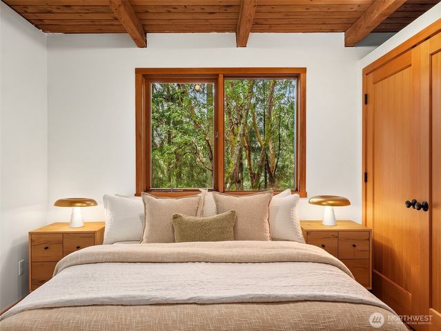 22602 Old Mill Road SW, Vashon, WA 98070