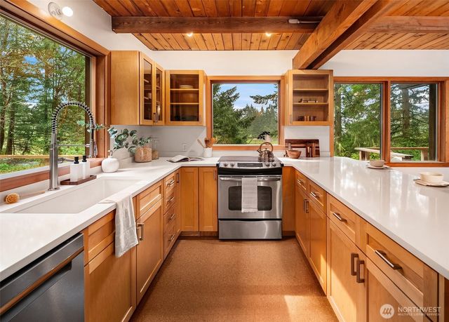 22602 Old Mill Road SW, Vashon, WA 98070