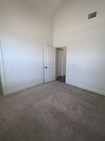 322 Cowboy Lane, Wolfforth, TX 79382