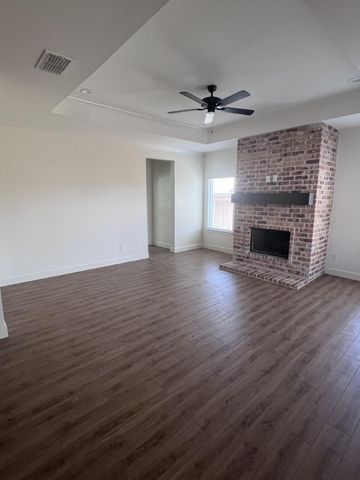 322 Cowboy Lane, Wolfforth, TX 79382