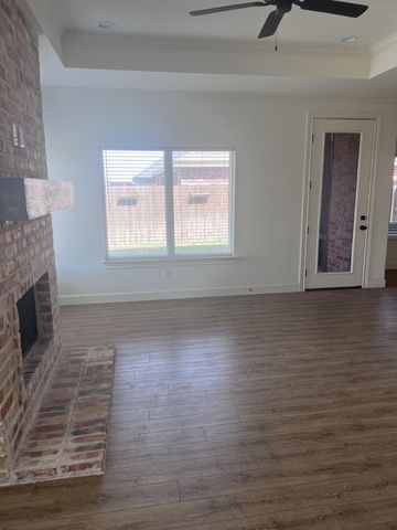 322 Cowboy Lane, Wolfforth, TX 79382