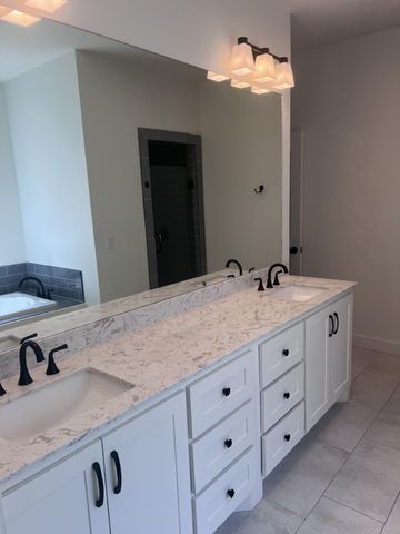 322 Cowboy Lane, Wolfforth, TX 79382