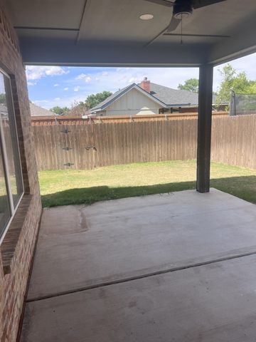 322 Cowboy Lane, Wolfforth, TX 79382