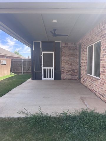 322 Cowboy Lane, Wolfforth, TX 79382