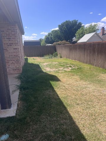 322 Cowboy Lane, Wolfforth, TX 79382