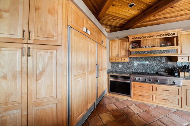 27 Quail Island, Elkhart, IN 46514