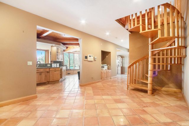 27 Quail Island, Elkhart, IN 46514