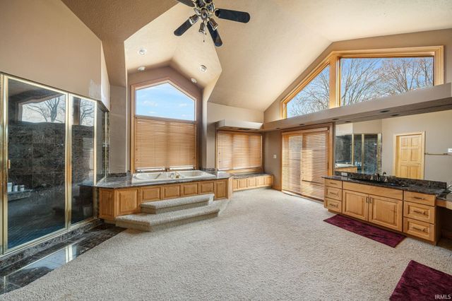 27 Quail Island, Elkhart, IN 46514