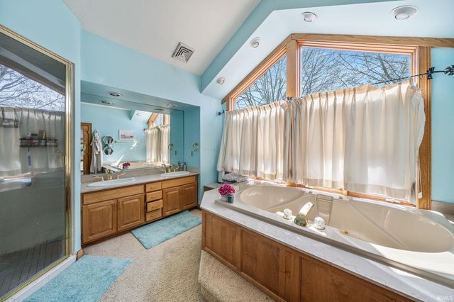 27 Quail Island, Elkhart, IN 46514