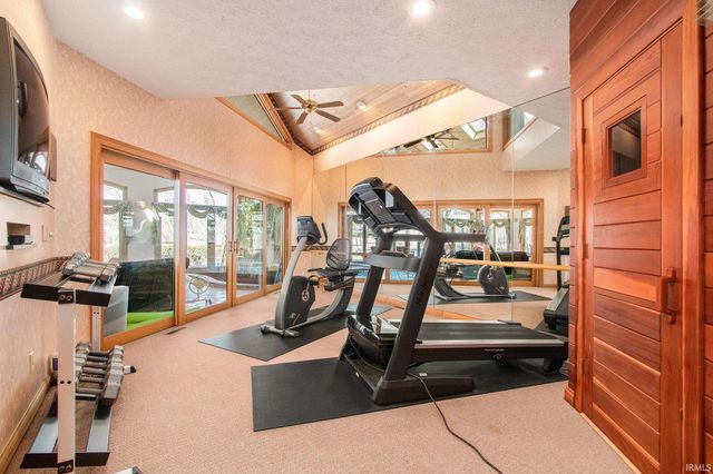 27 Quail Island, Elkhart, IN 46514