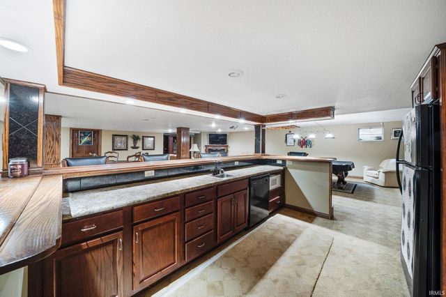27 Quail Island, Elkhart, IN 46514