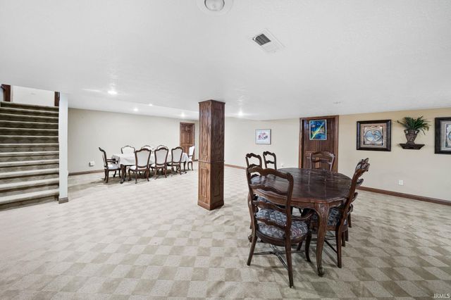 27 Quail Island, Elkhart, IN 46514