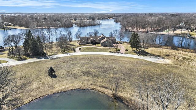27 Quail Island, Elkhart, IN 46514