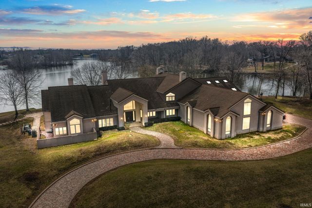 27 Quail Island, Elkhart, IN 46514