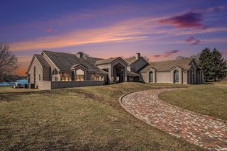 27 Quail Island, Elkhart, IN 46514