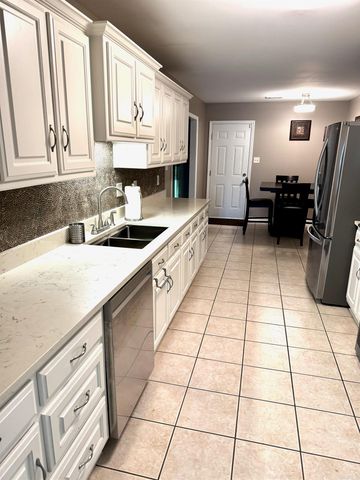 990 Jamestown Circle, Jacksonville, AR 72076