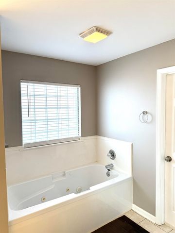 990 Jamestown Circle, Jacksonville, AR 72076