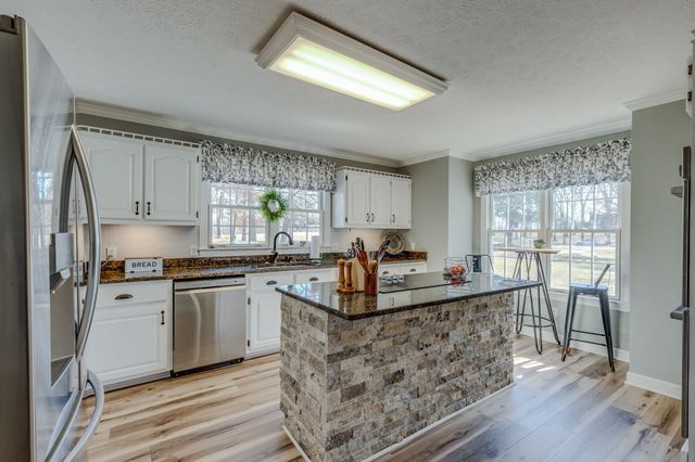 831 Columbia Hwy, Hohenwald, TN 38462