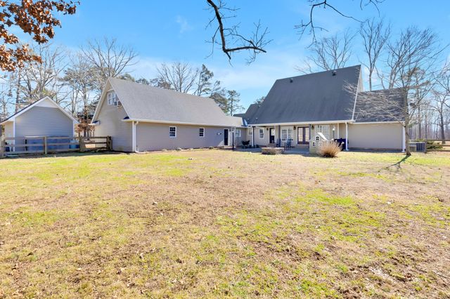 831 Columbia Hwy, Hohenwald, TN 38462