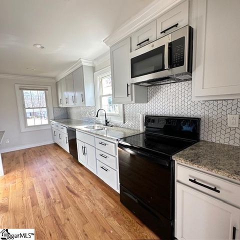 8 Pembroke Lane, Taylors, SC 29687