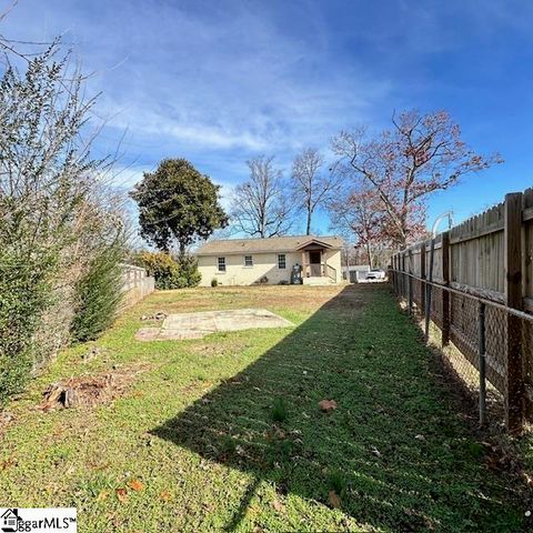 8 Pembroke Lane, Taylors, SC 29687