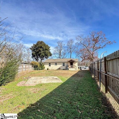 8 Pembroke Lane, Taylors, SC 29687