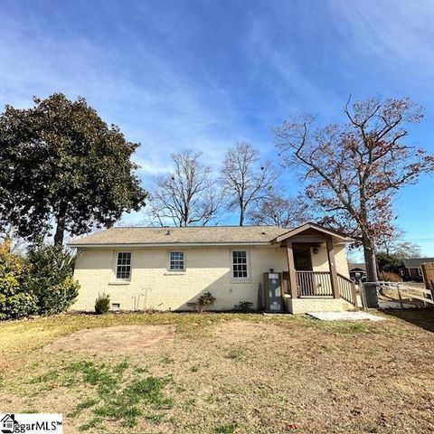 8 Pembroke Lane, Taylors, SC 29687