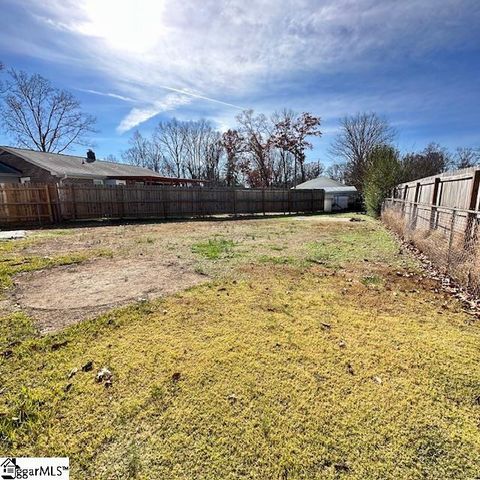 8 Pembroke Lane, Taylors, SC 29687