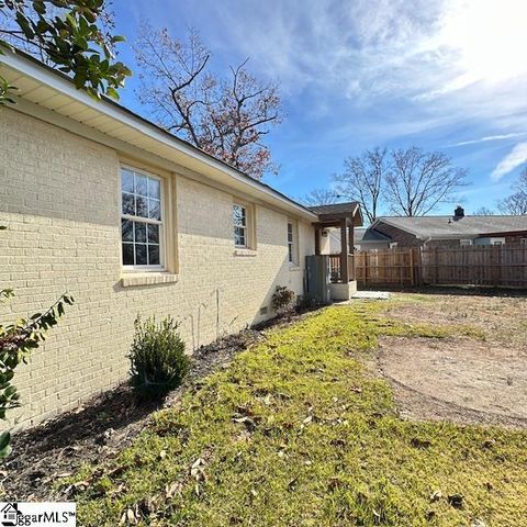 8 Pembroke Lane, Taylors, SC 29687